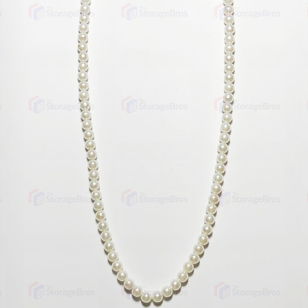 Claires Faux pearl Necklace